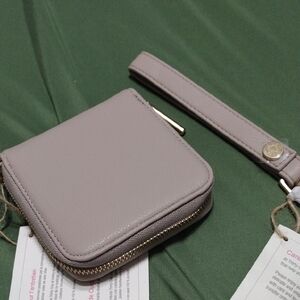 Thirty-One Mini Wallet in Soft Mocha Pebble With Wristlet